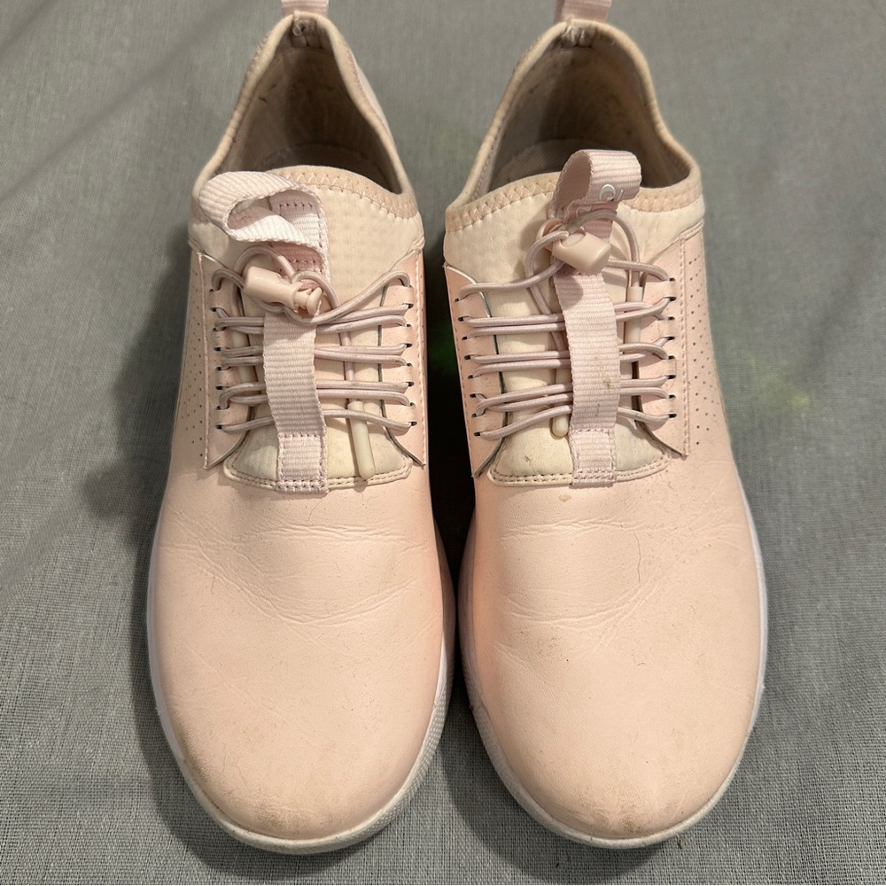 Clove sz W8 pink healthcare sneakers, nursing, veterinary, tech